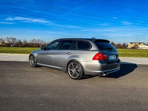 BMW 320d xDrive Touring (2012) - 2