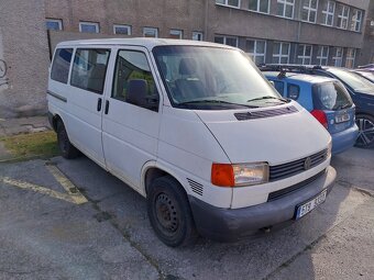 Volkswagen Transporter T4 2.5 TDI 6 místný - 2