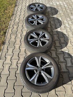 Toyota C-HR original, letní pneu Dunlop 215/60 R17 - 2