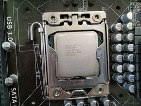 ASUS P6X58D-E - Intel X58 LGA1366 + CPU Intel® Core™ i7-950 - 2