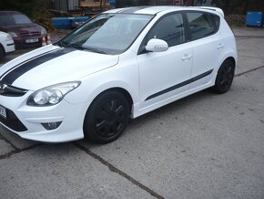 Hyundai  i30 1.6 16 V - 2