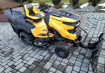 2023 CUB CADET XT1 - 2