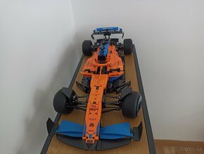 LEGO Technic Závodní auto McLaren Formule 1 42141 - 2