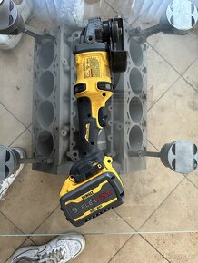 DeWalt flexa s baterií - 2