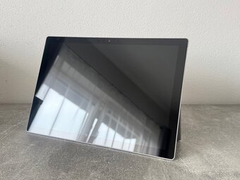 Microsoft Surface Pro 5 12,3 palců, 4GB, i5-7300U, 128GB SSD - 2