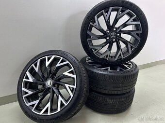 letní originál sada Škoda Superb IV Helix 19" - 2