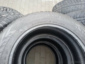 255/60R18 Nokian - 2