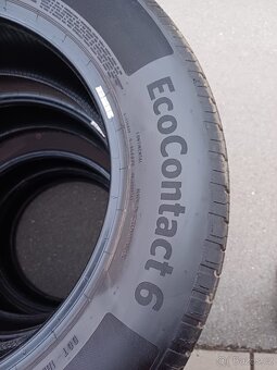 Pneu Continental 215/65 R17 - 2