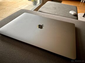 MacBook Air 13” 2018 Space Gray - 2