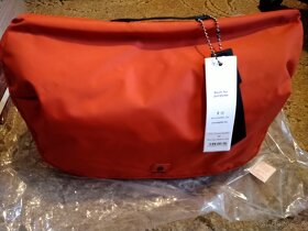 brašna Crumpler Triple A Camera Sling 8000 red, nová - 2