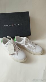 Nové dámské tenisky Tommy Hilfiger, velikost 40 - 2