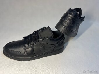 Air Jordan 1 Low "Triple Black" - 2