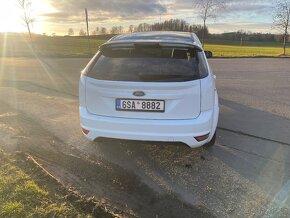 Ford  Focus 1.6 nafta  80 kw - 2