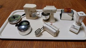 Retro miniaturní magnetky ACME. Sběratelská panenka - 2