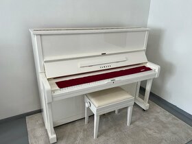 Bílé pianino Yamaha mod. U1A  se zárukou 5 let. Doprava - 2