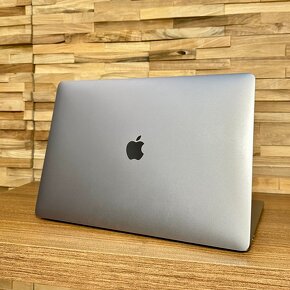 MacBook Pro 15’’ Touch Bar, i7, 2017, 16GB , 1TB ZARUKA - 2