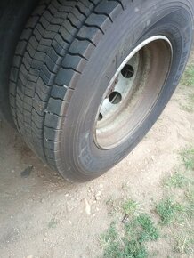 285/70 r19,5 Goodyear - 2