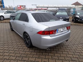 Honda Accord EXECUTIVE 2,4 I-VTEC 140 KW - 2