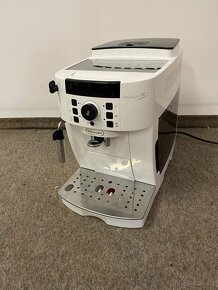 Kavovar Delonghi - 2