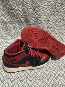 Air Jordan 1 Mid Black Red GS vel. 36 - 2