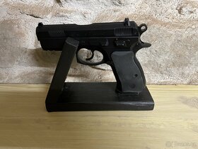 drzak na pistol - 2