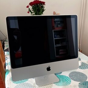 Apple iMac 20" (early 2008) - 2