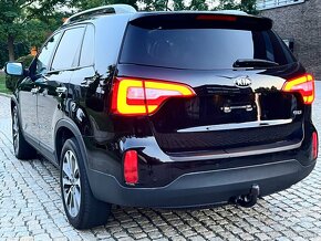 Kia Sorento 2.2CRDi 4x4 AUT KAMERA LED VÝHŘEV TAŽNÉ SERVISKA - 2