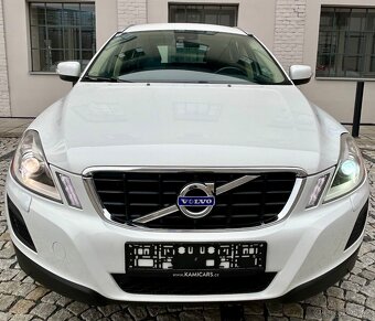 VOLVO XC60 2.4D 4x4 MANUÁL-SUMMUM-KUŽE-TAŽNÉ-Bi XENON-PDC - 2