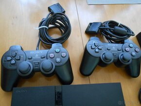 PLAYSTATION PS2 SONY model SCPH-70004 - použité + 8kusů - 2