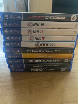 BALIČEK SPORTOVNYCH HER FIFA NHL + METRO + COD + NFS - 2