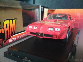 Chevrolet Silverado a Pontiac Firebird   1:18  Greenlight - 2