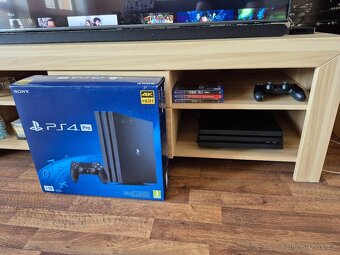 Sony PlayStation 4 Pro 1TB + Hry - 2