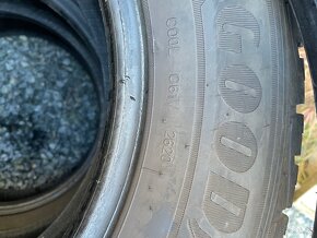 Zimní Goodyear Ultra Grip Cargo 215/65 16C - 2