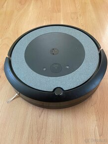 Prodám Elektronický vysavač IROBOT i3152 - 2