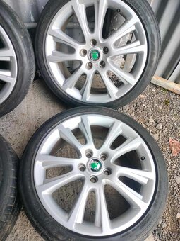 4ks alu disky orig. Škoda 5x112 R18 pneu 225/40 r18 - 2