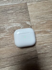 AirPods 3. Generace (s jedním sluchátkem) - 2