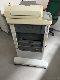 HP LaserJet M5305 MFP - 2