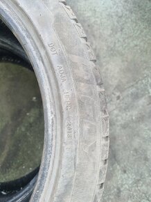 Prodám 2x zimní pneumatiky 225/45 R18 - 2
