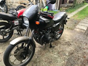 Kawasaki gpz 550 - 2