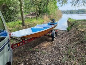 Motorová pramice, loď. - 2