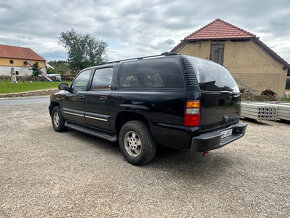 Chevrolet Suburban 5,3i V8 4x4 r.v. 2003 i na splátky všem - 2