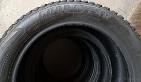 Good Year ultragrip ICE ARCTIC, 215/55R17. - 2