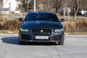 Jaguar XE 2.0 I4P R-Sport AT - 2