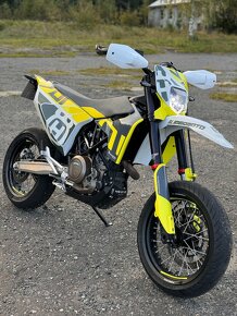 Husquarna 701 Motard - 2