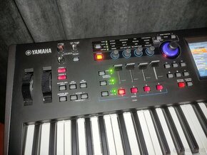 Syntezátor Yamaha MODX 6 a příslušenství super stav - 2