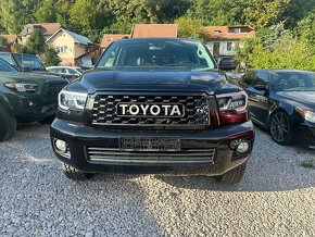 2016 Toyota Sequoia SR5 5,7 V8 4x4 7-miest podvozok +2” - 2