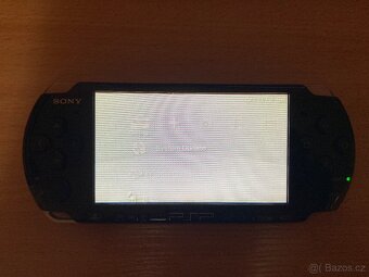 psp 3000/3004 s nefunkčním umd diskem - 2