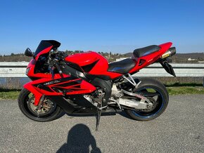 Honda CBR 1000RR Fireblade - 2