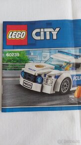 LEGO City 60239 Policejní auto - 2