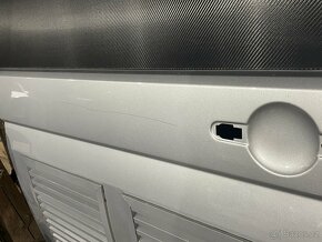 PRAVÉ posuvné DVEŘE na VW T5 T6 s ventilačními mřížkamy - 2